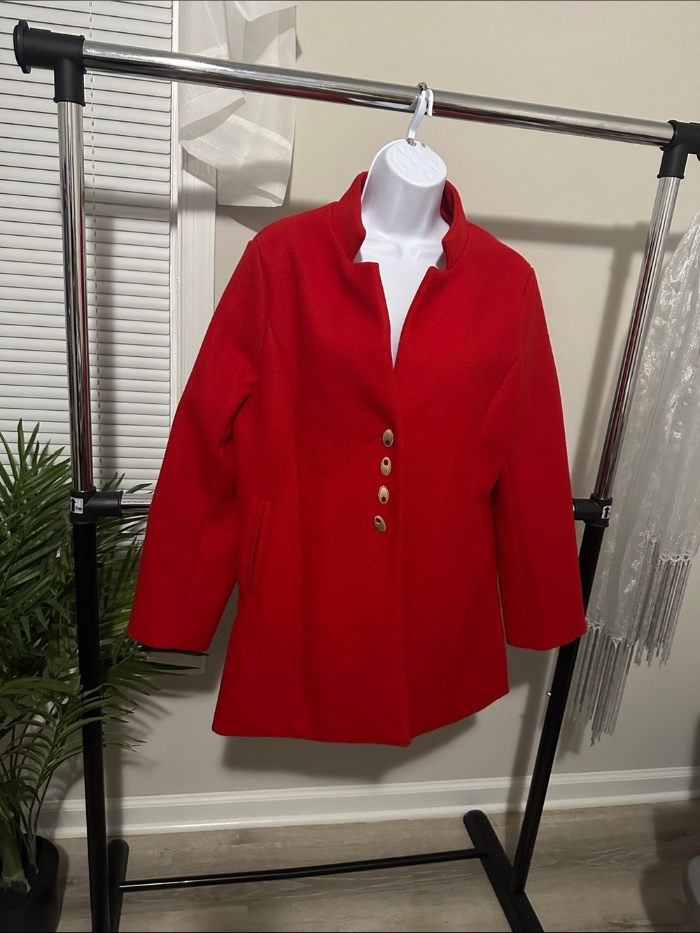 Classic Red Women's Wool-Blend Coat - Elegant Single-Breasted Jacket
